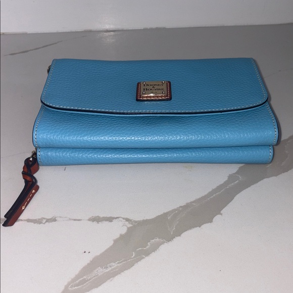 Dooney Bourke Clutch/Crossbody NWOT - Picture 4 of 8